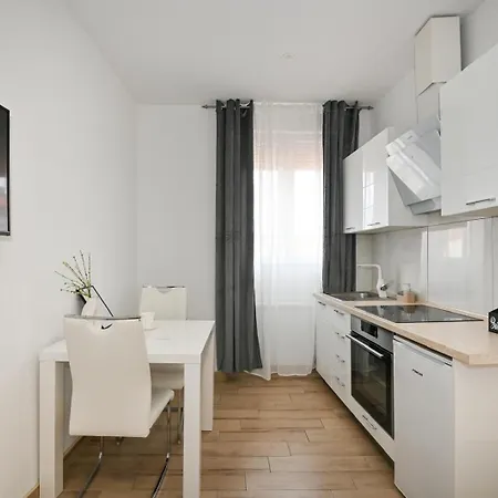 Apartament Noma & *
