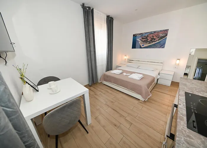 Noma & Apartman Zára