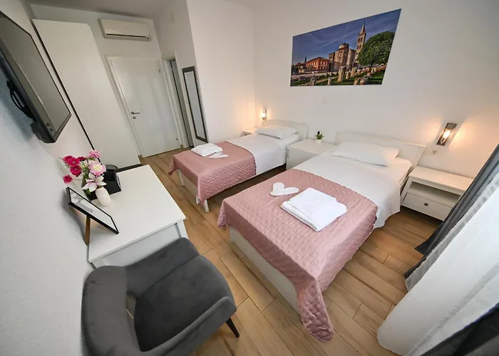 Noma & Apartman Zára